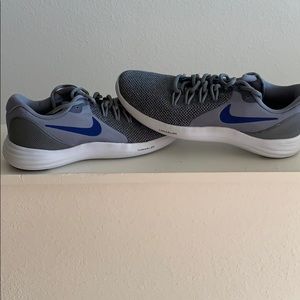 Mens Nike lunar apparent shoes